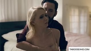 Привлекательная блондинка жёстко выебана раком на глазах у мужа